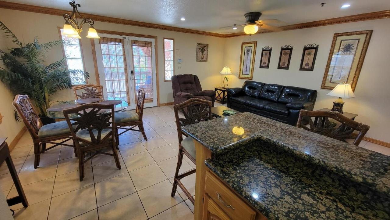 Cozy 2 Bedroom With Big Pool - Campeche Triplex Unit C Home South Padre Island Exterior foto